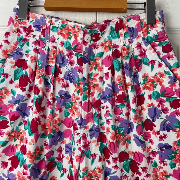 Floral 90’s Shorts - Picture 8 of 10